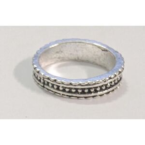 Silvertone Band Ring Size 5 Black Ascending Height Small Pinky Midi .25 Wide New